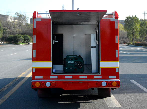 五十鈴?fù)ㄓ嵵笓]車(chē)