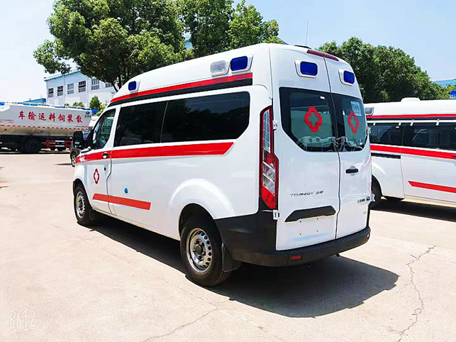 福特全順中軸中頂汽油版負(fù)壓救護(hù)車(chē)